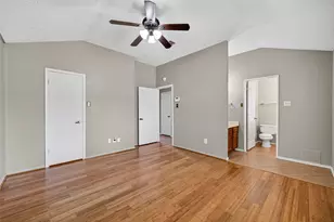 14002 Kathi Lynn Ln, Sugar Land, TX 77498 - Photo 17
