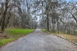 601 Country Club Ct, Ledbetter, TX 78946 - Photo 23
