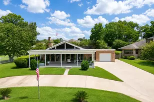 1617 Greenbriar Dr, Huntsville, TX 77340 - Photo 1