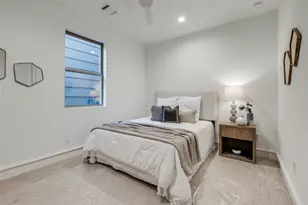 1012 E 26th St, Houston, TX 77009 - Photo 31