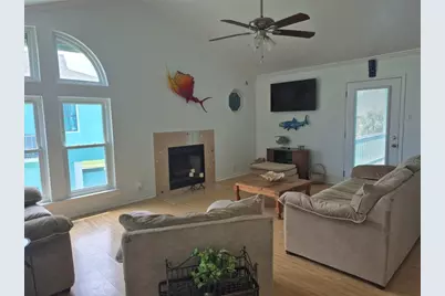 953 Sea Breeze, Crystal Beach, TX 77650 - Photo 3