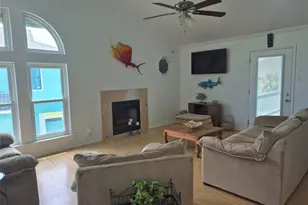 953 Sea Breeze, Crystal Beach, TX 77650 - Photo 3