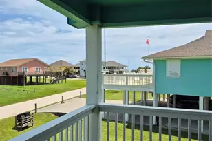 953 Sea Breeze, Crystal Beach, TX 77650 - Photo 19