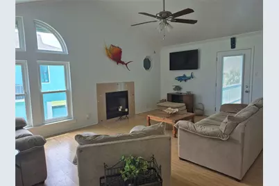 953 Sea Breeze, Crystal Beach, TX 77650 - Photo 3