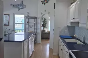 953 Sea Breeze, Crystal Beach, TX 77650 - Photo 11