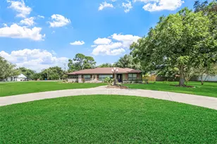 5803 5th St, Danbury, TX 77534 - Photo 3