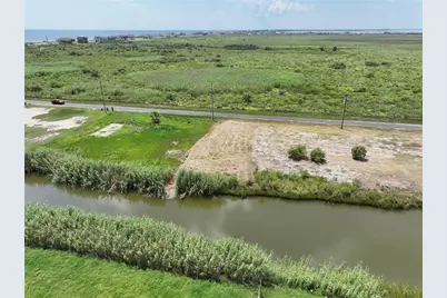 1102 Pennington Street, Gilchrist, TX 77617 - Photo 9