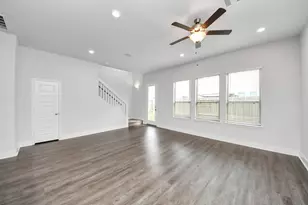 4423 Santorini Ln, Houston, TX 77045 - Photo 13