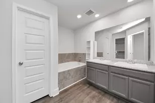 4423 Santorini Ln, Houston, TX 77045 - Photo 23