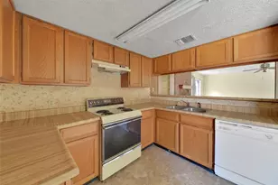 1712 Lindy Ln, Conroe, TX 77301 - Photo 9