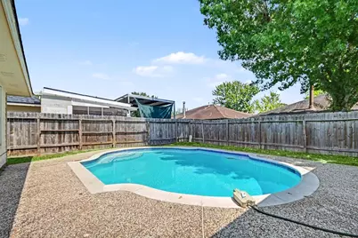 10807 Cayman Mist Drive, Houston, TX 77075 - Photo 17