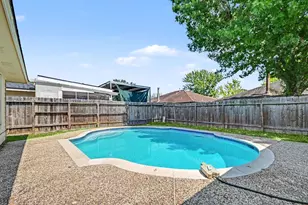 10807 Cayman Mist Dr, Houston, TX 77075 - Photo 17