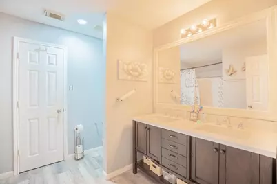 2322 Hadden Hollow Drive, Houston, TX 77067 - Photo 17