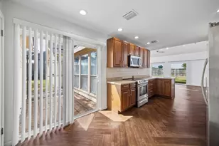 7619 Athlone Dr, Houston, TX 77088 - Photo 15