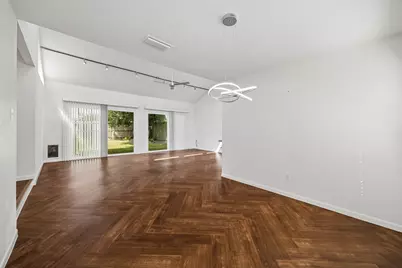 7619 Athlone Drive, Houston, TX 77088 - Photo 9