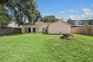 7619 Athlone Dr, Houston, TX 77088 - Photo 31