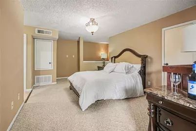 1900 Bay Area Boulevard #163, Houston, TX 77058 - Photo 9