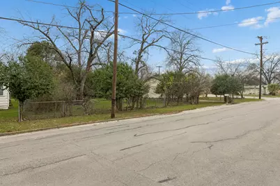 220 S Live Oak Avenue, New Braunfels, TX 78130 - Photo 9