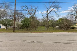 220 S Live Oak Ave, New Braunfels, TX 78130 - Photo 7