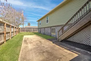 1618 Bayou Shore Dr, Galveston, TX 77551 - Photo 43