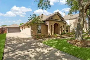 2110 Barrington Pointe Dr, League City, TX 77573 - Photo 1