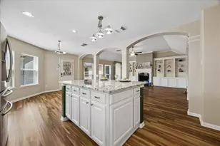 2110 Barrington Pointe Dr, League City, TX 77573 - Photo 5