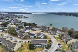 174 April Point Dr S, Conroe, TX 77356 - Photo 5