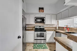 174 April Point Dr S, Conroe, TX 77356 - Photo 9