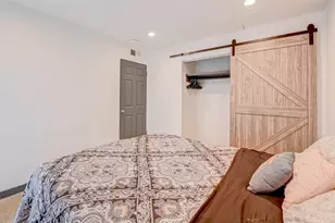 5863 Inwood Dr, Houston, TX 77057 - Photo 27