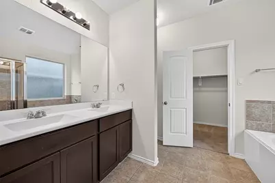 19023 Pinewood Point Lane, Tomball, TX 77377 - Photo 13