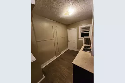 300 W James Street, Baytown, TX 77520 - Photo 9