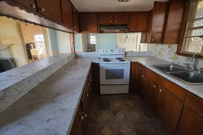 2614 Bayou Drive, Angleton, TX 77515 - Photo 3