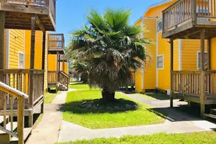 2711 Avenue K, Galveston, TX 77550 - Photo 1