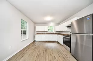 14900 Bowie Ln, Willis, TX 77378 - Photo 11