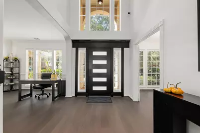 14910 Lake Woodbridge Court, Sugar Land, TX 77498 - Photo 3