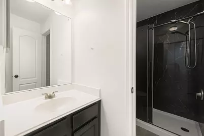 14910 Lake Woodbridge Court, Sugar Land, TX 77498 - Photo 23