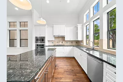 911 Queen Annes Road, Houston, TX 77024 - Photo 17