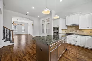 911 Queen Annes Rd, Houston, TX 77024 - Photo 19