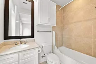 911 Queen Annes Rd, Houston, TX 77024 - Photo 31