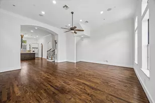 911 Queen Annes Rd, Houston, TX 77024 - Photo 13