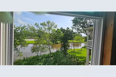 3905 Peacock Isle Drive, Dickinson, TX 77539 - Photo 3