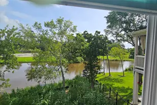 3905 Peacock Isle Dr, Dickinson, TX 77539 - Photo 3