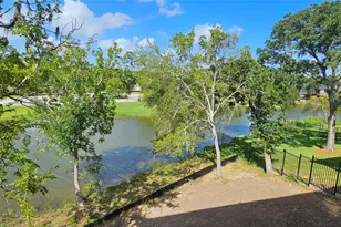 3905 Peacock Isle Dr, Dickinson, TX 77539 - Photo 7