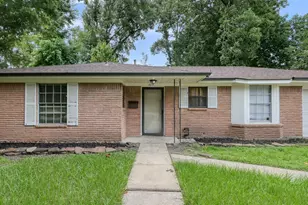405 Wilson Rd, Conroe, TX 77301 - Photo 3