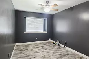 213 Mango St, Lake Jackson, TX 77566 - Photo 15