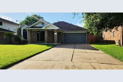 213 Mango Street, Lake Jackson, TX 77566 - Photo 3
