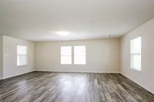 11946 Munich Dr, Houston, TX 77044 - Photo 9