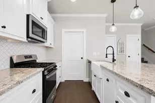254 Capetown, Montgomery, TX 77356 - Photo 5