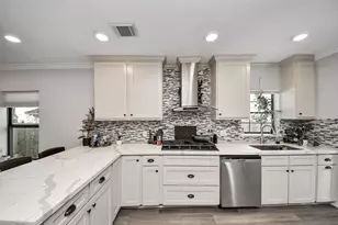 1561 Scharpe St, Houston, TX 77023 - Photo 5