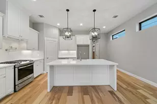 1121 E 27th St, Houston, TX 77009 - Photo 7